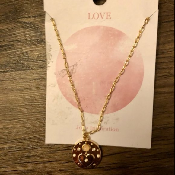 Golden Heart Necklace - Picture 1 of 3